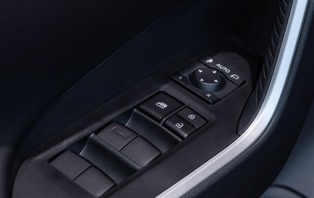 Toyota RAV4, 2025 год, 4 990 000 рублей, 18 фотография