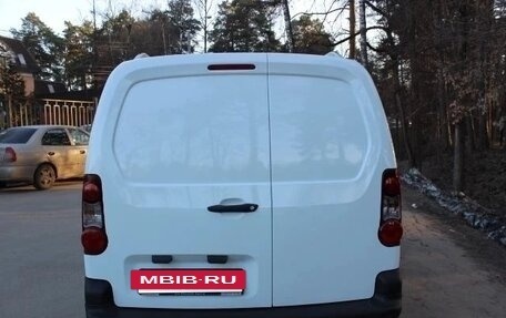 Peugeot Partner II рестайлинг 2, 2017 год, 1 100 000 рублей, 4 фотография