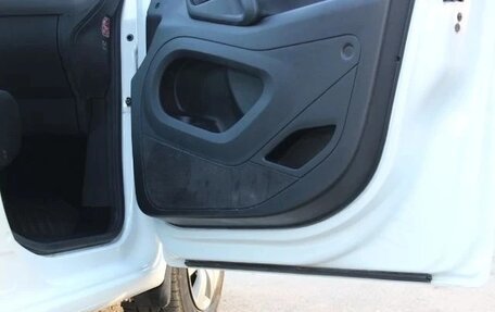 Peugeot Partner II рестайлинг 2, 2017 год, 1 100 000 рублей, 13 фотография