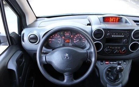 Peugeot Partner II рестайлинг 2, 2017 год, 1 100 000 рублей, 22 фотография