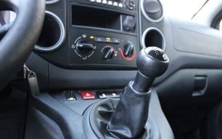 Peugeot Partner II рестайлинг 2, 2017 год, 1 100 000 рублей, 24 фотография