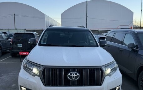 Toyota Land Cruiser Prado 150 рестайлинг 2, 2022 год, 7 000 000 рублей, 1 фотография
