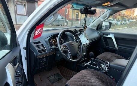 Toyota Land Cruiser Prado 150 рестайлинг 2, 2022 год, 7 000 000 рублей, 4 фотография