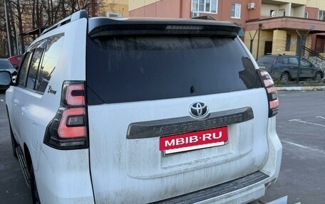 Toyota Land Cruiser Prado 150 рестайлинг 2, 2022 год, 7 000 000 рублей, 3 фотография