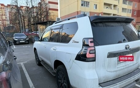 Toyota Land Cruiser Prado 150 рестайлинг 2, 2022 год, 7 000 000 рублей, 2 фотография