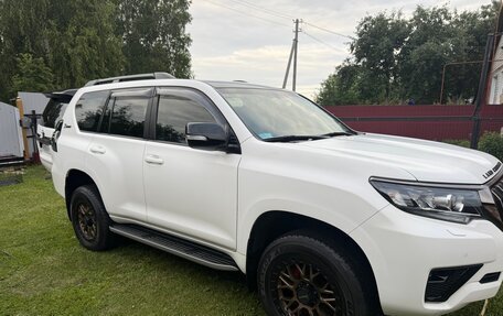 Toyota Land Cruiser Prado 150 рестайлинг 2, 2022 год, 7 000 000 рублей, 15 фотография