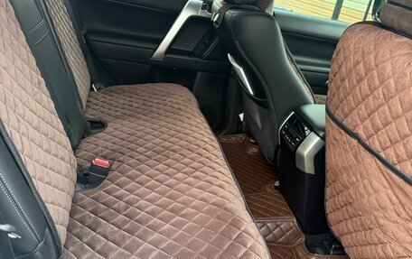 Toyota Land Cruiser Prado 150 рестайлинг 2, 2022 год, 7 000 000 рублей, 18 фотография