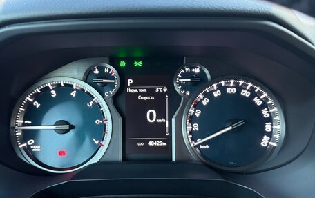 Toyota Land Cruiser Prado 150 рестайлинг 2, 2022 год, 7 000 000 рублей, 12 фотография