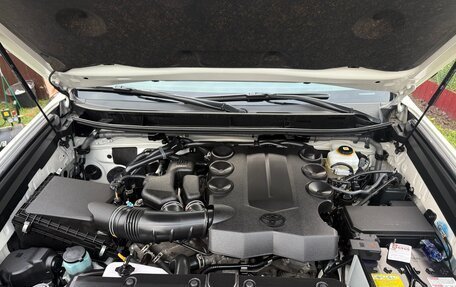 Toyota Land Cruiser Prado 150 рестайлинг 2, 2022 год, 7 000 000 рублей, 13 фотография