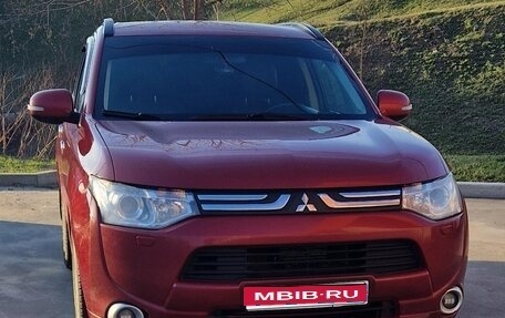 Mitsubishi Outlander III рестайлинг 3, 2013 год, 1 120 000 рублей, 1 фотография