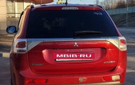 Mitsubishi Outlander III рестайлинг 3, 2013 год, 1 120 000 рублей, 4 фотография