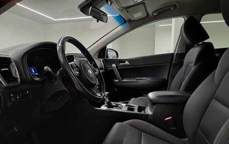 KIA Sportage IV рестайлинг, 2018 год, 2 015 000 рублей, 20 фотография