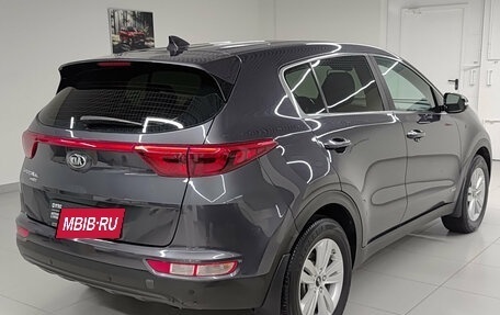 KIA Sportage IV рестайлинг, 2018 год, 2 015 000 рублей, 6 фотография