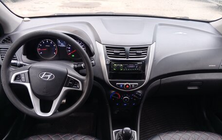 Hyundai Solaris II рестайлинг, 2013 год, 390 000 рублей, 10 фотография