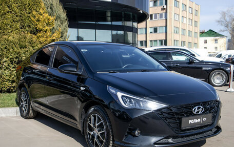 Hyundai Solaris II рестайлинг, 2022 год, 1 900 000 рублей, 2 фотография