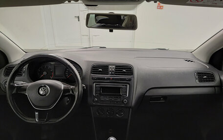 Volkswagen Polo VI (EU Market), 2016 год, 953 000 рублей, 18 фотография