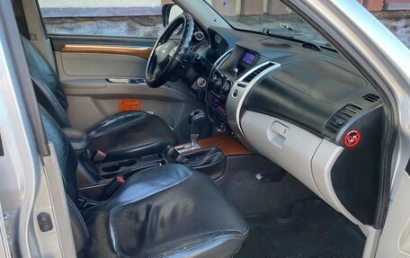 Mitsubishi Pajero Sport II рестайлинг, 2008 год, 2 500 000 рублей, 13 фотография