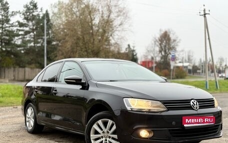 Volkswagen Jetta VI, 2013 год, 780 000 рублей, 1 фотография