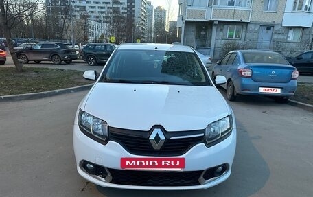 Renault Sandero II рестайлинг, 2015 год, 600 000 рублей, 2 фотография