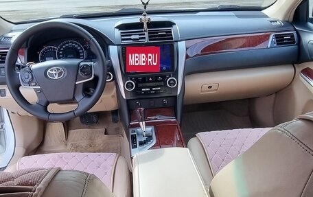 Toyota Camry, 2014 год, 2 130 000 рублей, 14 фотография