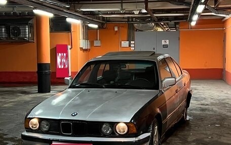 BMW 5 серия, 1990 год, 280 000 рублей, 1 фотография