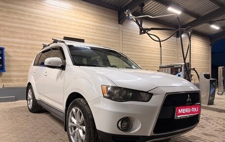 Mitsubishi Outlander III рестайлинг 3, 2010 год, 950 000 рублей, 1 фотография