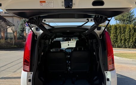 Toyota Noah III, 2018 год, 2 300 000 рублей, 9 фотография