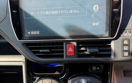 Toyota Noah III, 2018 год, 2 300 000 рублей, 16 фотография