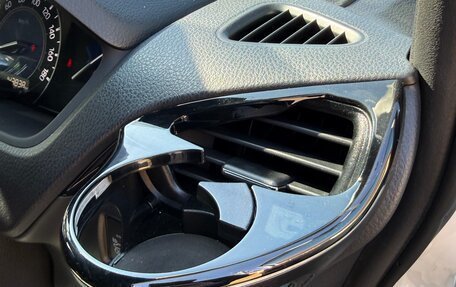 Toyota Noah III, 2018 год, 2 300 000 рублей, 17 фотография