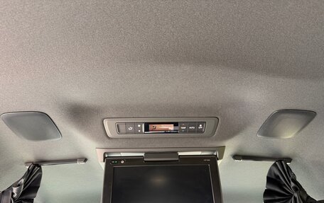 Toyota Noah III, 2018 год, 2 300 000 рублей, 20 фотография