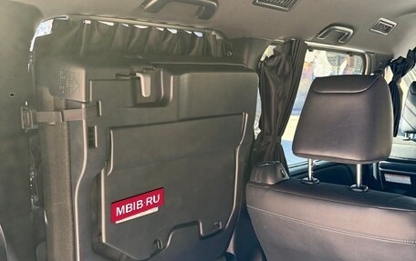 Toyota Noah III, 2018 год, 2 300 000 рублей, 18 фотография