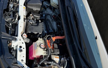 Toyota Noah III, 2018 год, 2 300 000 рублей, 28 фотография