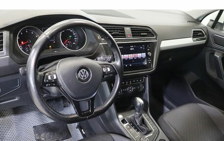 Volkswagen Tiguan II, 2018 год, 2 233 000 рублей, 6 фотография