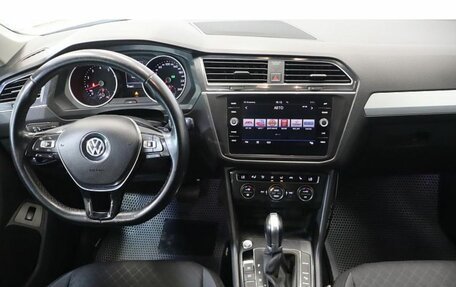 Volkswagen Tiguan II, 2018 год, 2 233 000 рублей, 9 фотография