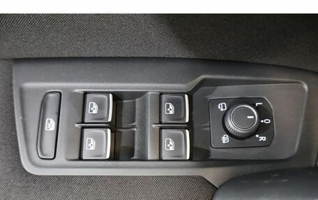 Volkswagen Tiguan II, 2018 год, 2 233 000 рублей, 13 фотография