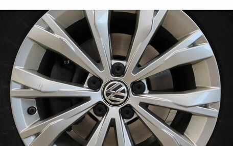 Volkswagen Tiguan II, 2018 год, 2 233 000 рублей, 17 фотография