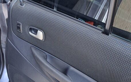 Mazda Familia, 2002 год, 270 000 рублей, 10 фотография