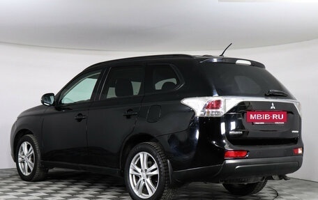 Mitsubishi Outlander III рестайлинг 3, 2013 год, 1 397 000 рублей, 4 фотография