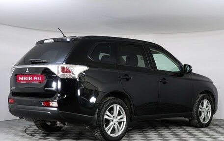 Mitsubishi Outlander III рестайлинг 3, 2013 год, 1 397 000 рублей, 3 фотография