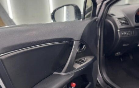 Toyota Avensis III рестайлинг, 2011 год, 950 000 рублей, 16 фотография