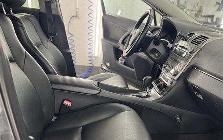 Toyota Avensis III рестайлинг, 2011 год, 950 000 рублей, 23 фотография