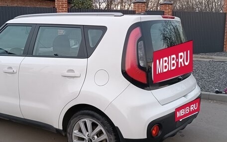 KIA Soul II рестайлинг, 2017 год, 1 400 000 рублей, 9 фотография