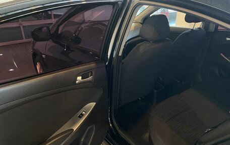 Hyundai Solaris II рестайлинг, 2015 год, 860 000 рублей, 23 фотография