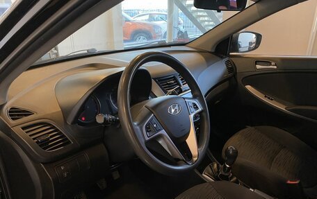 Hyundai Solaris II рестайлинг, 2015 год, 860 000 рублей, 22 фотография