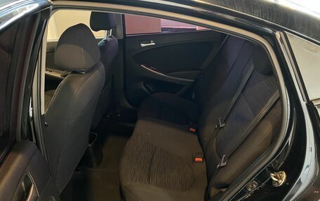 Hyundai Solaris II рестайлинг, 2015 год, 860 000 рублей, 24 фотография