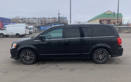 Dodge Caravan V, 2016 год, 2 450 000 рублей, 10 фотография