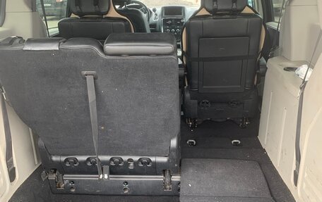 Dodge Caravan V, 2016 год, 2 450 000 рублей, 9 фотография