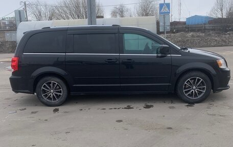 Dodge Caravan V, 2016 год, 2 450 000 рублей, 14 фотография