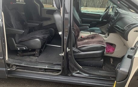 Dodge Caravan V, 2016 год, 2 450 000 рублей, 12 фотография