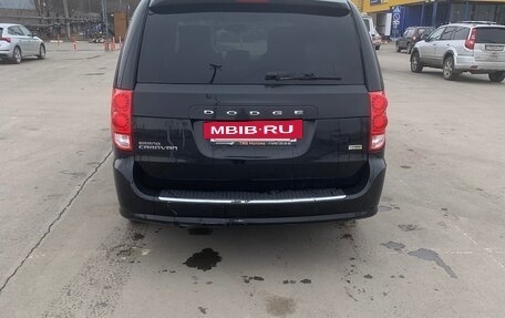 Dodge Caravan V, 2016 год, 2 450 000 рублей, 3 фотография